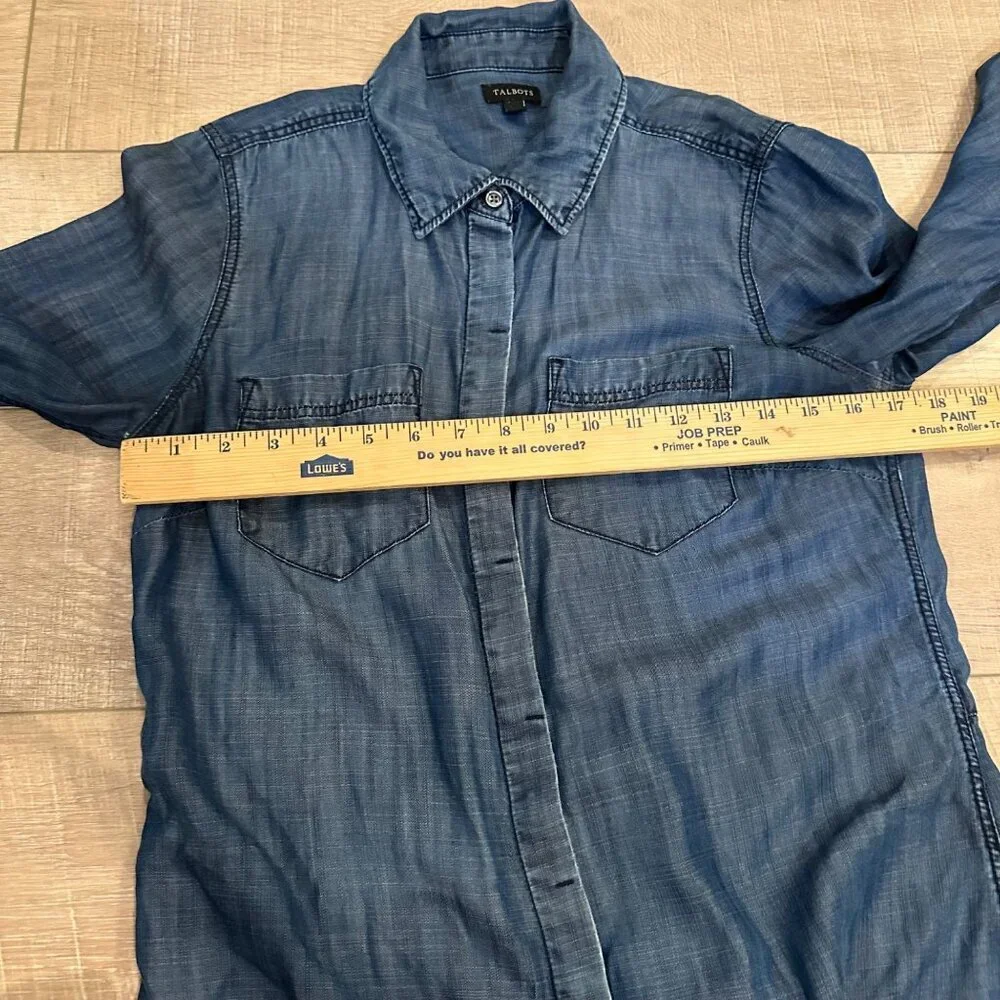 TALBOTS WOMENS SIZE 6 LONG SLEEVE BUTTON UP DENIM SHIRT SMALL